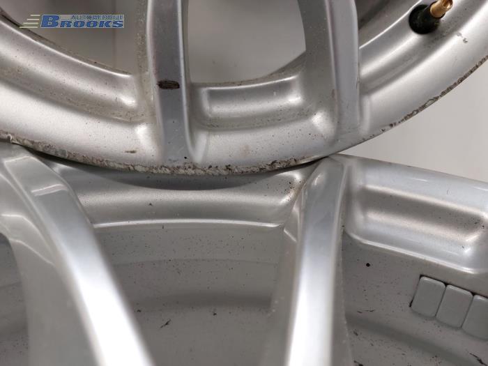 Zestaw obreczy sportowych z BMW 1 serie (F20) 114d 1.5 12V TwinPower 2015