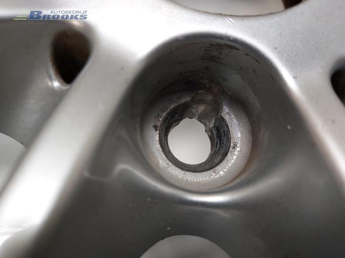 Zestaw obreczy sportowych z BMW 1 serie (F20) 114d 1.5 12V TwinPower 2015