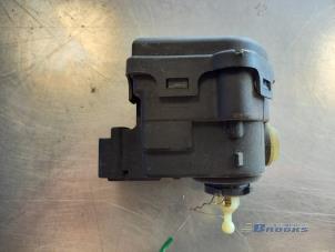 Begagnade Strålkastarmotor Renault Espace (JK) 2.2 dCi 150 16V Grand Espace Pris € 10,00 Marginaltabell erbjuds av Autobedrijf Brooks