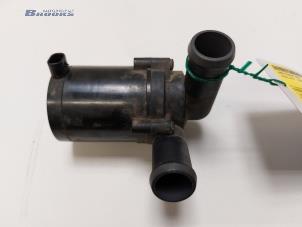 Gebruikte Waterpomp Volvo V60 I (FW/GW) 2.0 D4 16V Prijs € 25,00 Margeregeling aangeboden door Autobedrijf Brooks