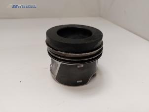 Gebruikte Zuiger Volkswagen Transporter/Caravelle T5 2.0 BiTDI DRF 4Motion Prijs € 50,00 Margeregeling aangeboden door Autobedrijf Brooks