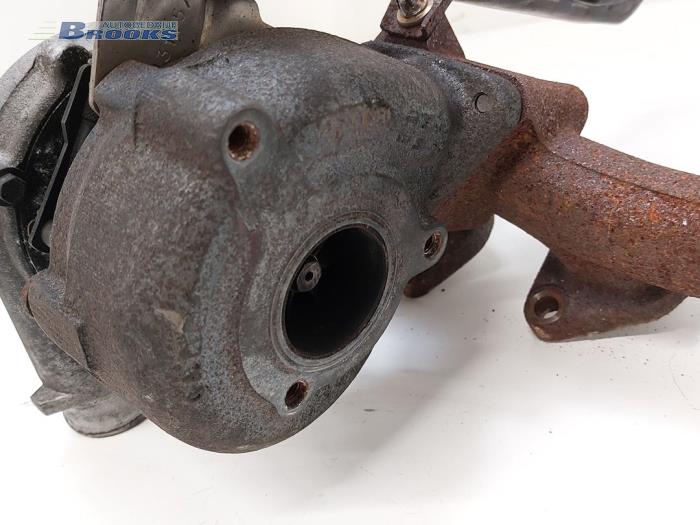 Turbo från en Saab 9-3 I (YS3D) 2.2 TiD Kat. 2002