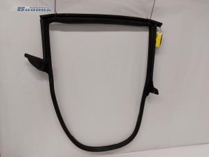 Begagnade Dörrtätning, 4-dörrars, höger bak Tesla Model 3 Long Range AWD 75 kWh Pris € 40,00 Marginaltabell erbjuds av Autobedrijf Brooks