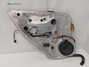 Gebruikte Ruitmechaniek 4Deurs links-achter Mercedes C Estate (S204) 1.8 C-180 CGI 16V Prijs € 25,00 Margeregeling aangeboden door Autobedrijf Brooks