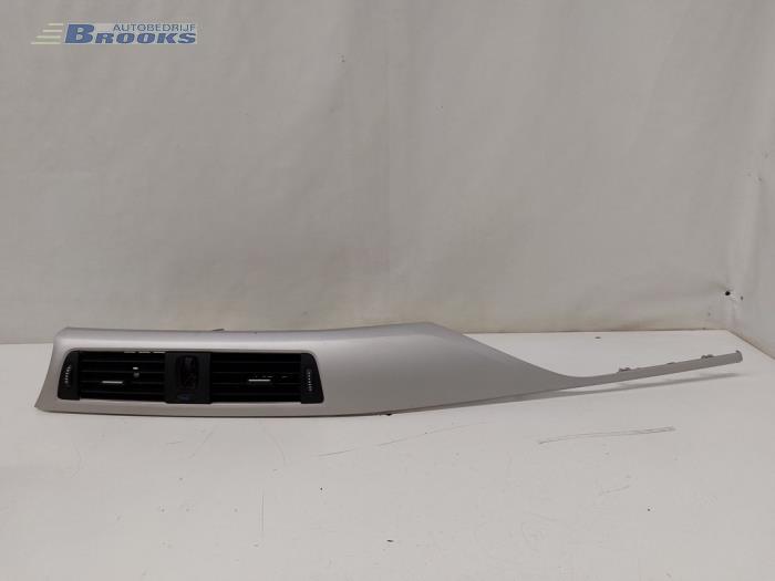 Luchtrooster Dashboard van een BMW 3 serie Touring (F31) 316i 1.6 16V 2014