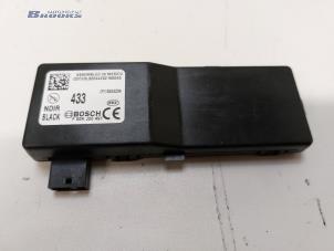 Gebruikte Afstands Bediening Set Opel Insignia Sports Tourer 2.0 CDTI 16V 160 Ecotec Prijs € 15,00 Margeregeling aangeboden door Autobedrijf Brooks