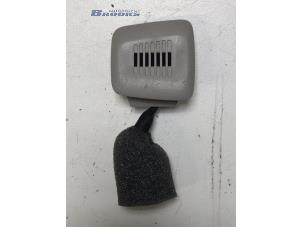 Begagnade Mikrofon BMW i3 (I01) i3s 120Ah Pris € 10,00 Marginaltabell erbjuds av Autobedrijf Brooks