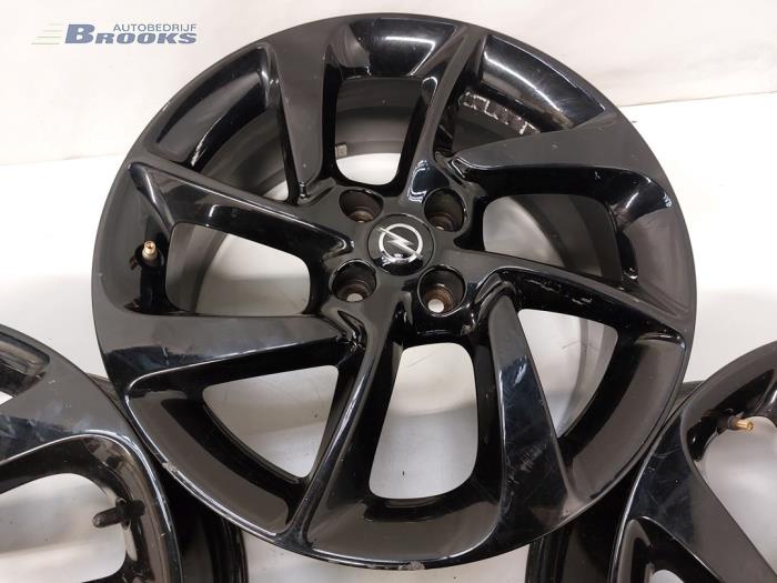 Zestaw obreczy sportowych z Opel Corsa E 1.0 SIDI Turbo 12V 2017