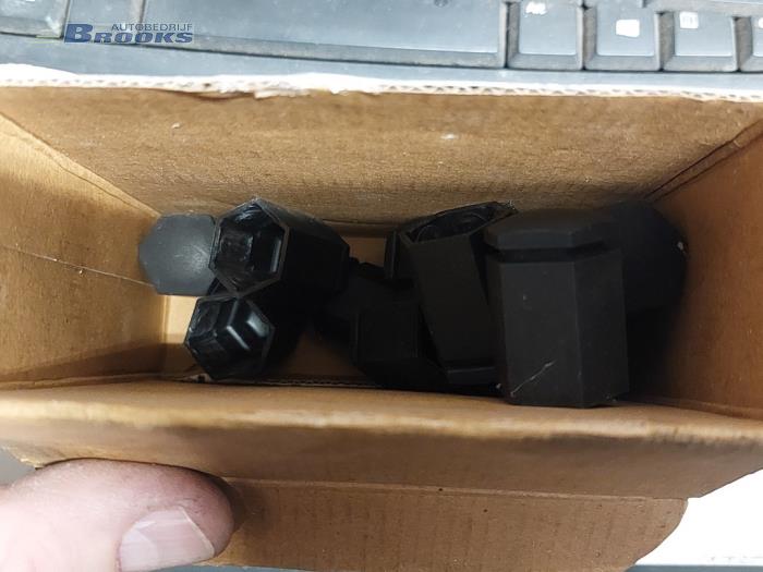 Zestaw obreczy sportowych z Opel Corsa E 1.0 SIDI Turbo 12V 2017