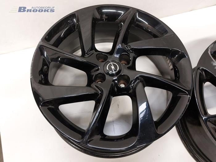 Zestaw obreczy sportowych z Opel Corsa E 1.0 SIDI Turbo 12V 2017