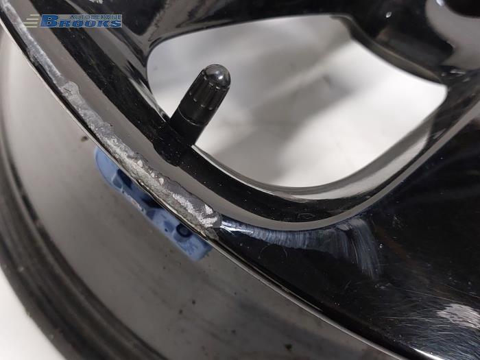 Zestaw obreczy sportowych z Opel Corsa E 1.0 SIDI Turbo 12V 2017