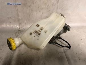 Gebruikte Hoofdremcilinder Citroen C3 Picasso (SH) 1.6 16V VTI 120 Prijs € 30,00 Margeregeling aangeboden door Autobedrijf Brooks