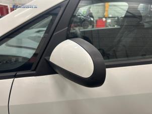 Begagnade Skärmspegel, vänster Mitsubishi Colt (Z2/Z3) 1.3 16V Pris € 40,00 Marginaltabell erbjuds av Autobedrijf Brooks