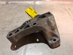 Begagnade Fäste, växellåda Volkswagen Caddy IV 2.0 TDI 102 Pris € 25,00 Marginaltabell erbjuds av Autobedrijf Brooks