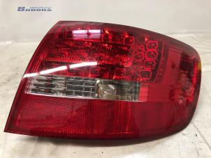 Begagnade Baklykta, höger Audi A6 Avant (C6) 2.7 TDI V6 24V Pris € 125,00 Marginaltabell erbjuds av Autobedrijf Brooks
