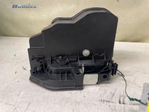 Gebruikte Deurslot Mechaniek 4Deurs rechts-achter BMW 1 serie (F20) 114i 1.6 16V Prijs € 25,00 Margeregeling aangeboden door Autobedrijf Brooks