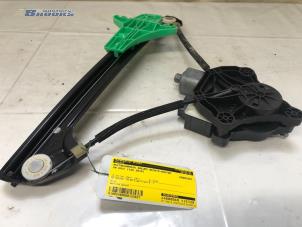 Gebruikte Ruitmechaniek 4Deurs rechts-achter Volkswagen Golf VII (AUA) 1.5 TSI Evo BlueMotion 16V Prijs € 35,00 Margeregeling aangeboden door Autobedrijf Brooks