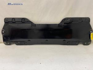 Begagnade Hasplåt Audi Q4 (F4B) 35 e-tron Pris € 45,00 Marginaltabell erbjuds av Autobedrijf Brooks