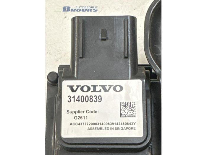 Adaptiv farthållare, sensor (avstånd) från en Volvo V60 I (FW/GW) 2.4 D6 20V Plug-in Hybrid AWD 2014
