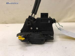 Gebruikte Deurslot Mechaniek 4Deurs links-achter Kia Soul I (AM) 1.6 CVVT 16V Prijs € 35,00 Margeregeling aangeboden door Autobedrijf Brooks