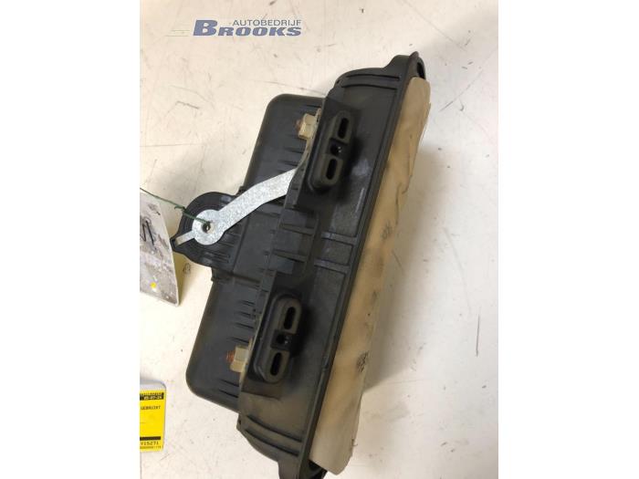 Höger airbag (instrumentbräda) från en Fiat Bravo (198A) 1.4 MultiAir 16V 2011