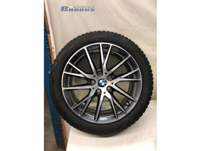 Zestaw felg sportowych + opony zimowe z BMW 1 serie (F40) 116d 1.5 12V TwinPower 2020