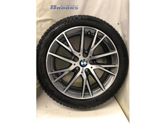 Zestaw felg sportowych + opony zimowe z BMW 1 serie (F40) 116d 1.5 12V TwinPower 2020