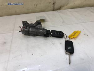 Używane Stacyjka + Kluczyk Skoda Fabia II Combi 1.2 TDI 12V Greenline Cena € 30,00 Procedura marży oferowane przez Autobedrijf Brooks