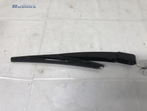 Begagnade Bakre torkararm Opel Corsa E 1.0 SIDI Turbo 12V Pris € 10,00 Marginaltabell erbjuds av Autobedrijf Brooks