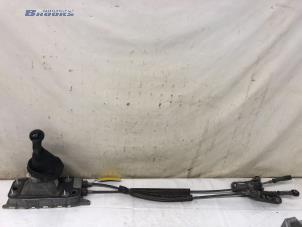 Używane Dzwignia zmiany biegów Volkswagen Caddy III (2KA,2KH,2CA,2CH) 1.6 TDI 16V Cena € 35,00 Procedura marży oferowane przez Autobedrijf Brooks