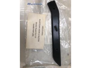 Nieuwe Bumpersteun links-voor Skoda Rapid 1.2 TSI 16V Prijs € 12,10 Inclusief btw aangeboden door Autobedrijf Brooks