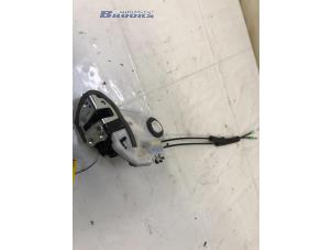 Gebruikte Deurslot Mechaniek 4Deurs links-achter Toyota RAV4 (A5) 2.5 Hybrid 16V AWD Prijs € 75,00 Margeregeling aangeboden door Autobedrijf Brooks