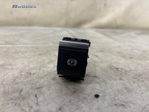 Begagnade Brytare, parkeringsbroms Audi RS 3 Sportback (8YA) 2.5 TFSI 20V Quattro Pris € 20,00 Marginaltabell erbjuds av Autobedrijf Brooks