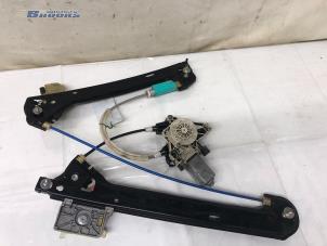 Używane Mechanizm szyby prawej tylnej wersja 4-drzwiowa Mercedes CLA (118.3) 1.3 CLA-200 Turbo 16V Cena € 90,00 Procedura marży oferowane przez Autobedrijf Brooks