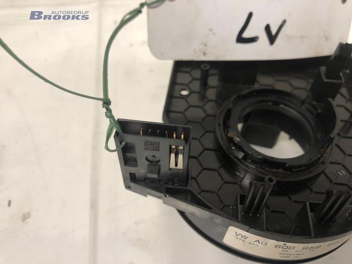 Klockfjäder, airbag från en Skoda Fabia II Combi 1.2i 12V 2012