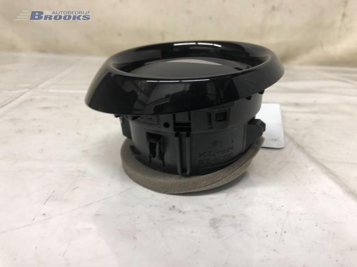 Luftmunstycke, instrumentbräda från en Renault Clio IV (5R) 0.9 Energy TCE 90 12V 2016