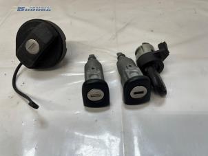 Używane Zestaw zamków Skoda Fabia II Combi 1.2i 12V Cena € 50,00 Procedura marży oferowane przez Autobedrijf Brooks