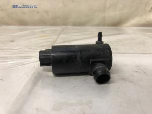 Używane Pompa spryskiwacza przód Toyota Avensis Wagon (T27) 1.8 16V VVT-i Cena € 10,00 Procedura marży oferowane przez Autobedrijf Brooks