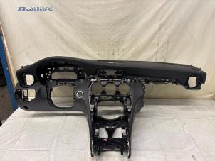 Begagnade Instrumentbräda Mercedes C (W205) C-180 1.6 16V Pris € 1.331,00 Inklusive moms erbjuds av Autobedrijf Brooks