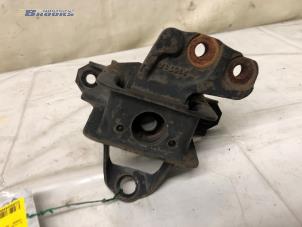 Begagnade Motorfäste Peugeot 108 1.0 12V Pris € 25,00 Marginaltabell erbjuds av Autobedrijf Brooks