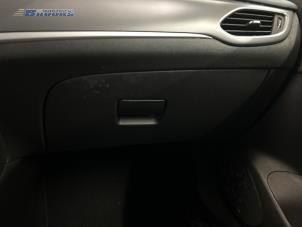 Gebruikte Dashboardkastje Opel Astra K Sports Tourer 1.6 CDTI 110 16V Prijs € 40,00 Margeregeling aangeboden door Autobedrijf Brooks