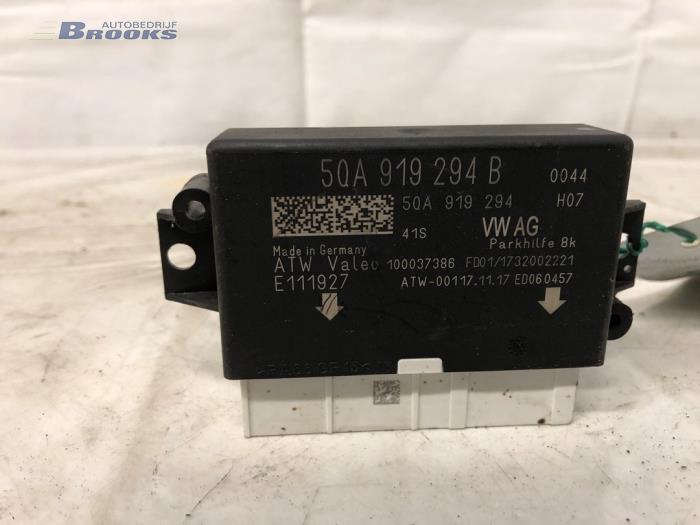 PDC Module van een Volkswagen Crafter (SY) 2.0 TDI 2017