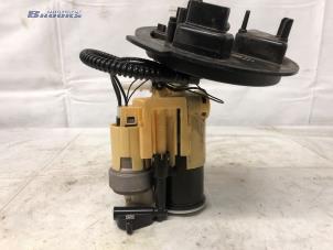 Begagnade Elektrisk bränslepump Mercedes C (W205) C-180 1.6 16V Pris € 100,00 Marginaltabell erbjuds av Autobedrijf Brooks