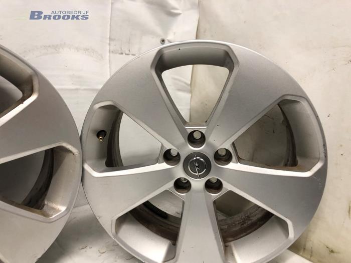 Zestaw obreczy sportowych z Opel Mokka/Mokka X X 1.4 Turbo 16V 4x2 2018