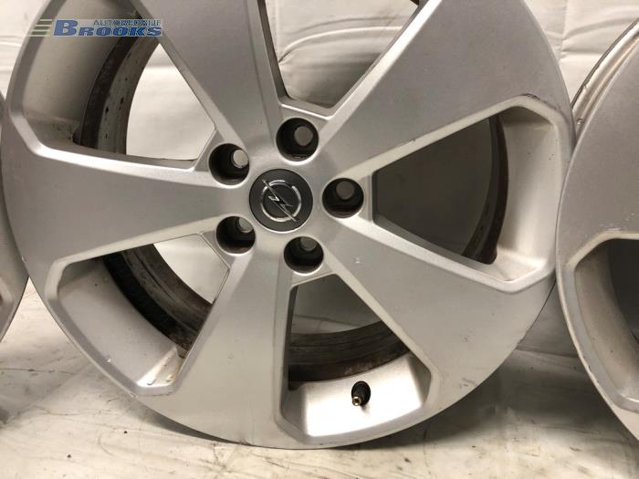 Zestaw obreczy sportowych z Opel Mokka/Mokka X X 1.4 Turbo 16V 4x2 2018