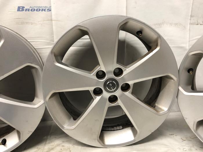 Zestaw obreczy sportowych z Opel Mokka/Mokka X X 1.4 Turbo 16V 4x2 2018