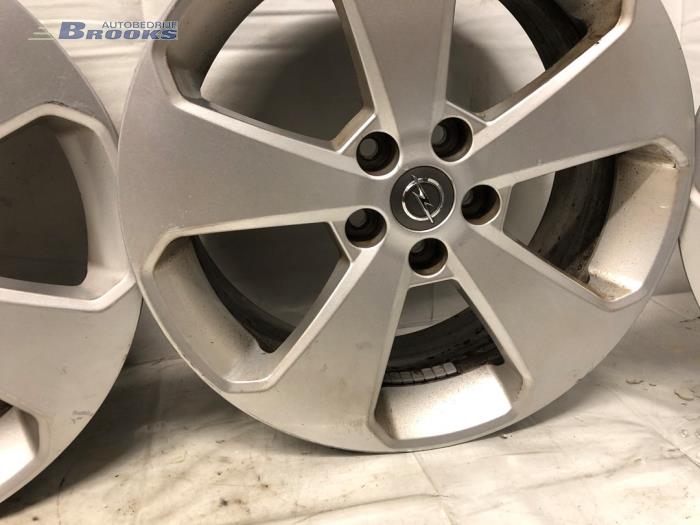 Zestaw obreczy sportowych z Opel Mokka/Mokka X X 1.4 Turbo 16V 4x2 2018