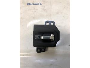 Begagnade Lägesbrytare, automatisk växellåda Lynk &amp; Co 01 1.5 PHEV Pris € 30,00 Marginaltabell erbjuds av Autobedrijf Brooks