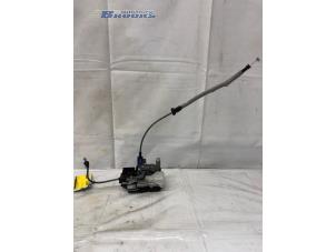 Begagnade Dörrmekanism, 4-dörrars, höger bak Lynk &amp; Co 01 1.5 PHEV Pris € 85,00 Marginaltabell erbjuds av Autobedrijf Brooks