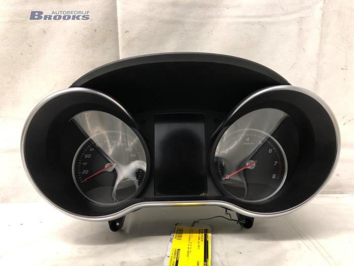 Vägmätare KM från en Mercedes-Benz C (W205) C-180 1.6 16V 2017